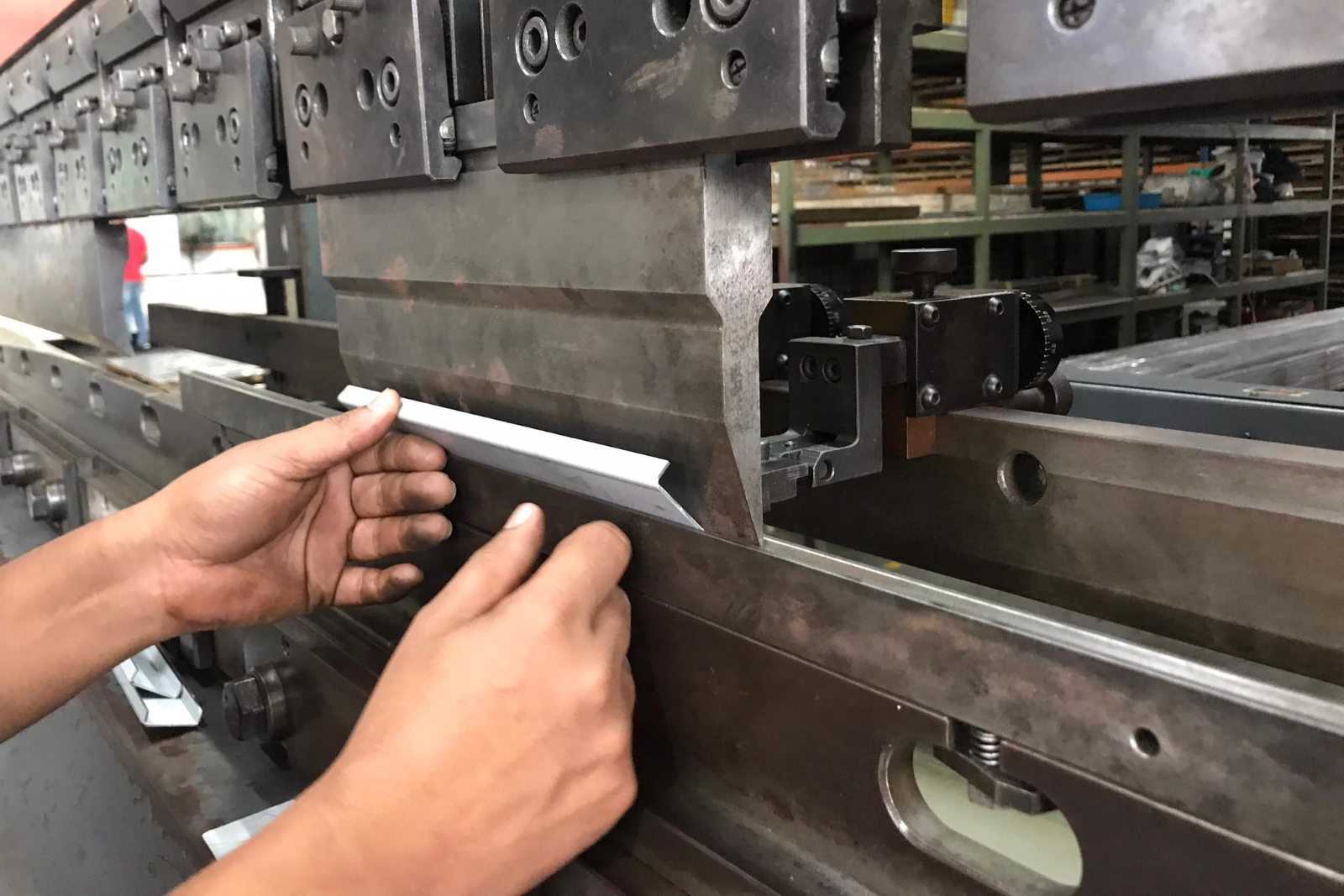 Bending * Support maximum length up to 4000mm